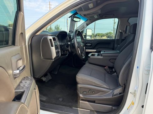 Used 2018 Chevrolet Silverado 1500 LT w/ Texas Edition RWD image 4