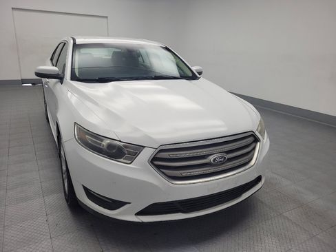Used 2015 Ford Taurus SEL image 14