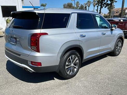 Used 2022 Hyundai Palisade SEL FWD image 3