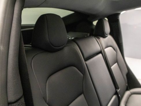 Used 2026 Tesla Model Y AWD image 33