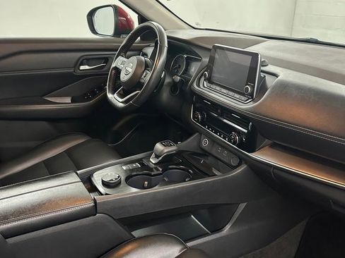 Used 2023 Nissan Rogue SV w/ SV Premium Package image 37