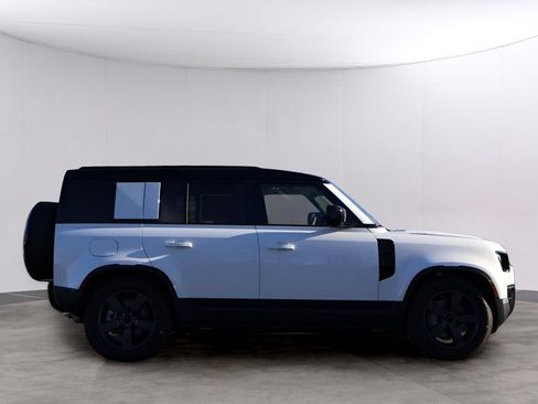 New 2026 Land Rover Defender 110 S AWD/4WD image 4