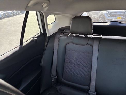 Used 2025 Chevrolet Trax LT w/ LT Convenience Package FWD image 40