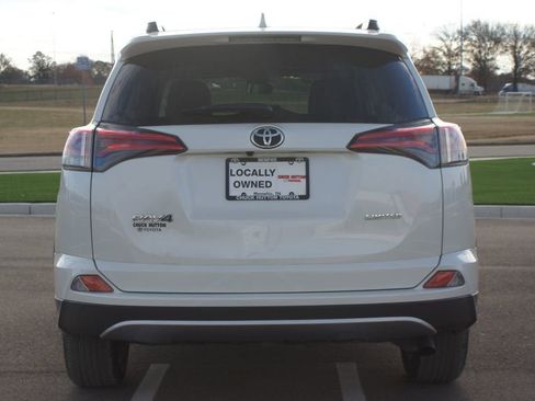 Used 2018 Toyota RAV4 Limited image 3