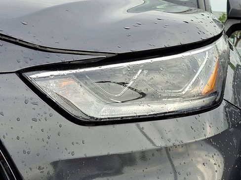 Used 2023 Toyota Highlander Limited AWD/4WD image 9