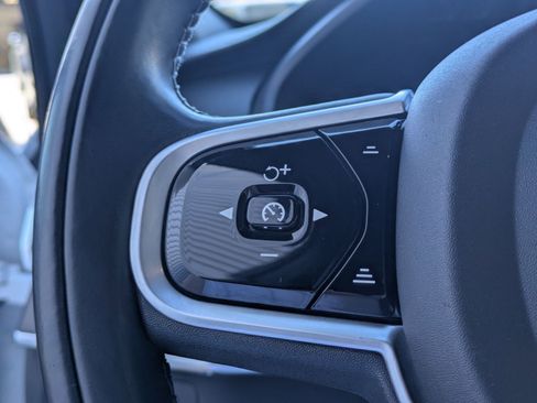 Used 2019 Volvo XC90 T6 Momentum image 17