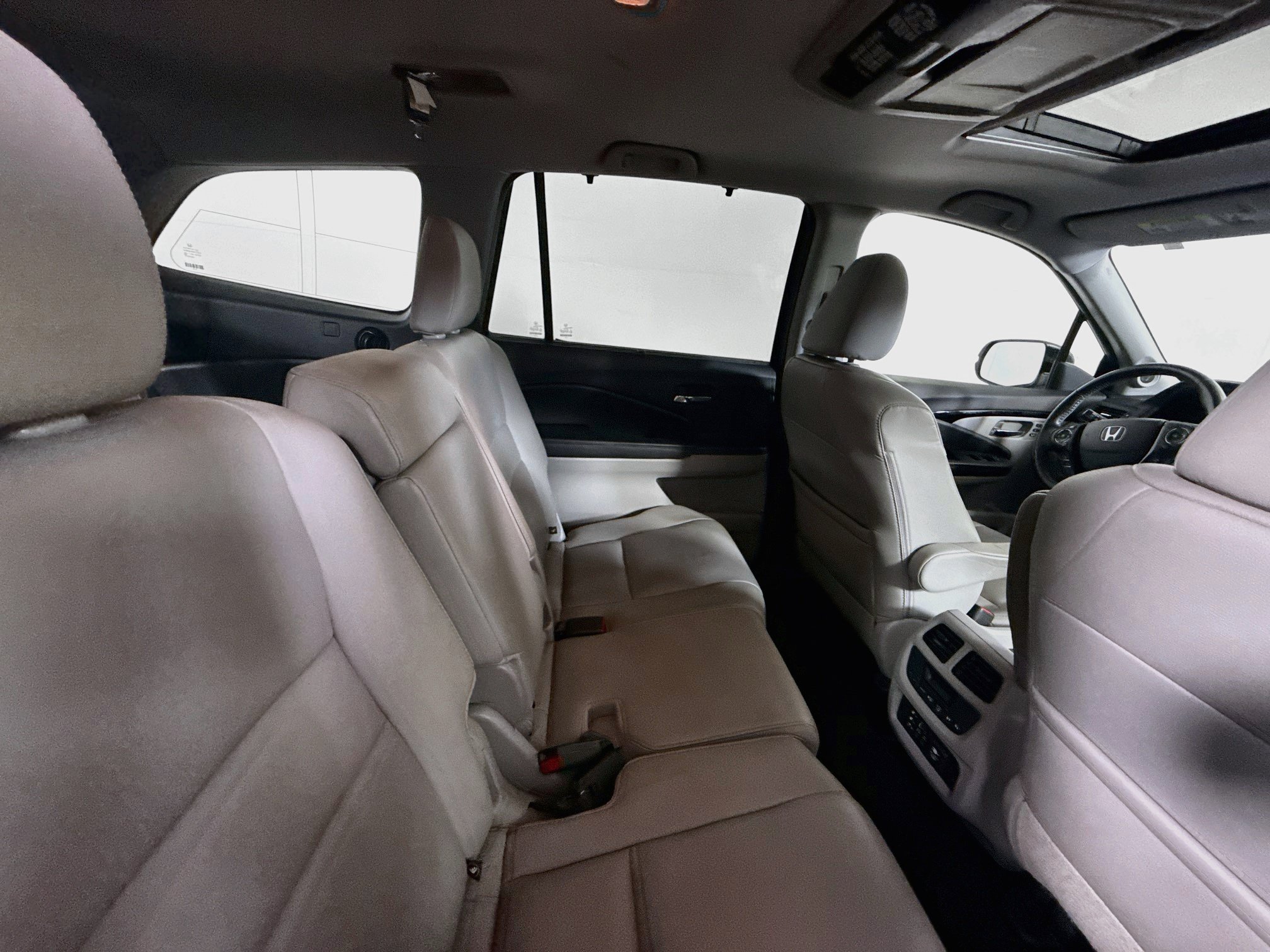 Used 2016 Honda Pilot Touring image 26