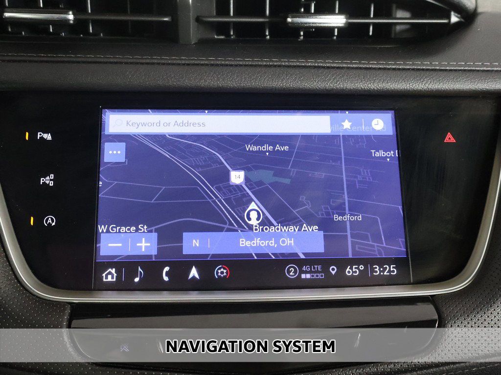 Used 2023 Cadillac XT5 Sportv w/ Technology Package AWD/4WD image 3