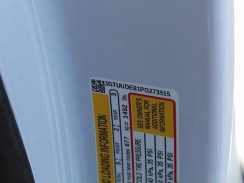 Used 2023 GMC Sierra 1500 SLT image 40