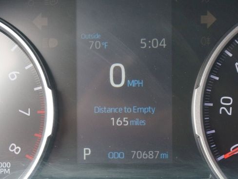 Used 2019 Toyota RAV4 LE FWD image 4