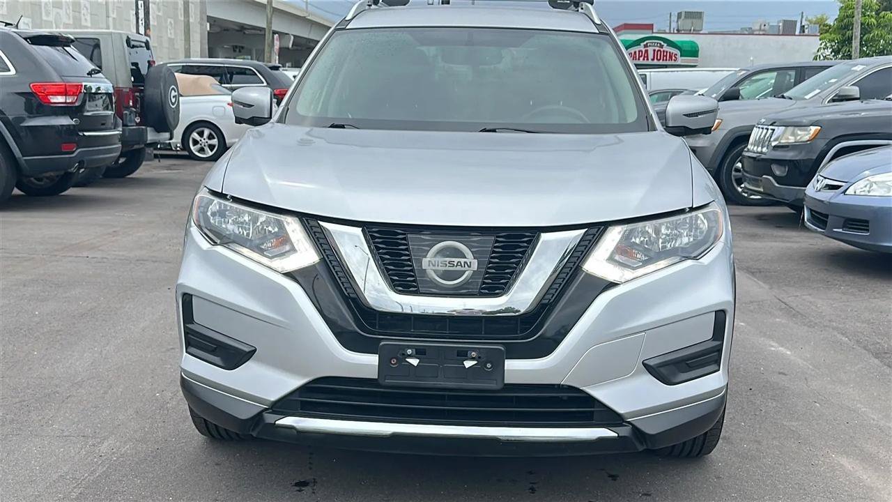 Used 2017 Nissan Rogue SV w/ SV Premium Package AWD/4WD image 4