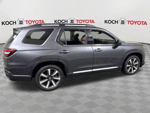 Used 2025 Honda Pilot Elite image 8