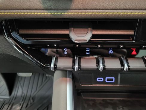 New 2026 Chevrolet Colorado ZR2 w/ Technology Package image 11