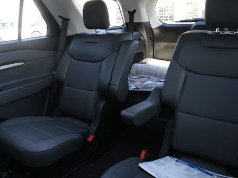 New 2026 Ford Explorer Active w/ Active Comfort Package image 21