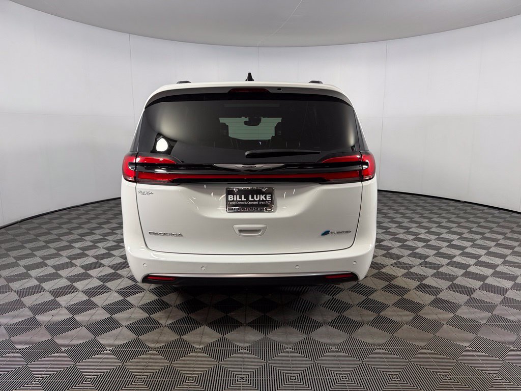 Used 2023 Chrysler Pacifica Pinnacle FWD image 9