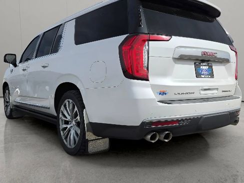 Used 2021 GMC Yukon XL Denali w/ Denali Ultimate Package AWD/4WD image 5