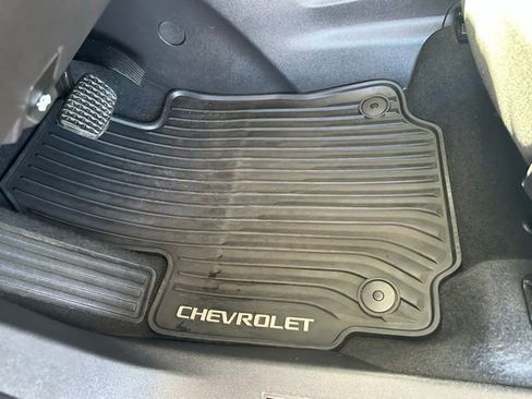 Used 2023 Chevrolet Equinox LT image 30