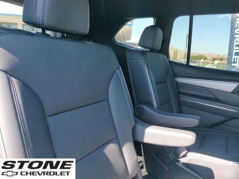 Certified 2025 Buick Enclave Preferred image 27