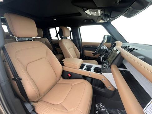 New 2026 Land Rover Defender 130 X-Dynamic SE AWD/4WD image 19