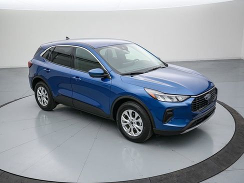 Certified 2023 Ford Escape Active w/ Tech Pack #2 image 2