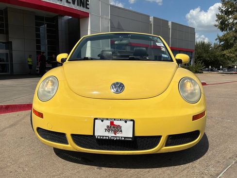 Used 2007 Volkswagen Beetle Convertible w/ Package 1 FWD image 6