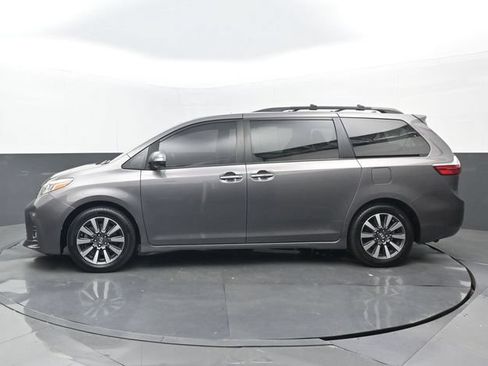 Used 2019 Toyota Sienna Limited FWD image 22