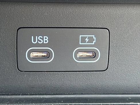 Certified 2025 Genesis GV80 3.5T Prestige AWD/4WD image 22