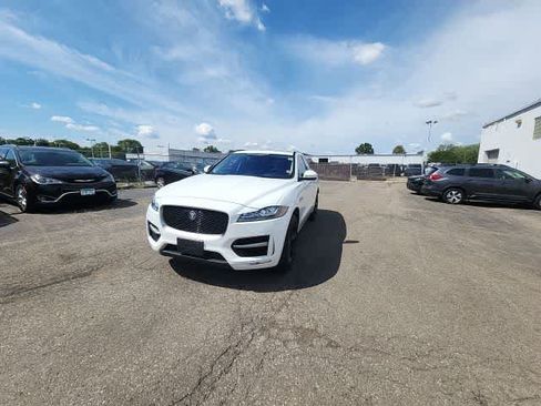 Used 2017 Jaguar F-PACE R-Sport AWD/4WD image 3