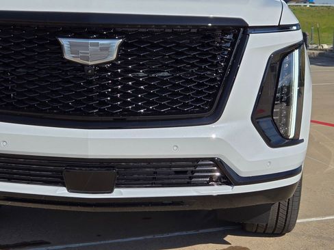 New 2026 Cadillac Escalade ESV Platinum Sport w/ LPO, ONYX Package image 6