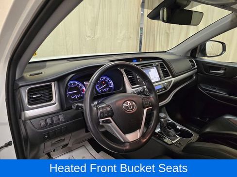Used 2019 Toyota Highlander XLE image 16