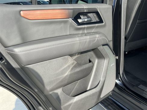 New 2026 GMC Yukon Denali w/ Sun & Power Step Package image 26