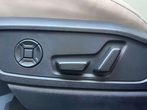 Certified 2025 Audi Q5 Premium AWD/4WD image 49