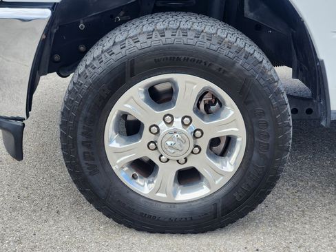 Used 2024 RAM 2500 Big Horn AWD/4WD image 10