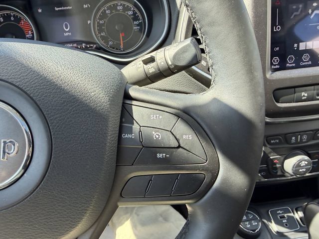 Used 2020 Jeep Cherokee Trailhawk w/ Comfort/Convenience Group AWD/4WD image 21