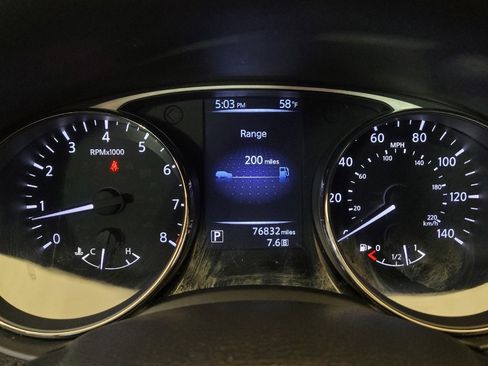Used 2016 Nissan Rogue SV FWD image 23