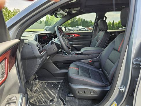 Used 2026 Chevrolet Traverse RS AWD/4WD image 12