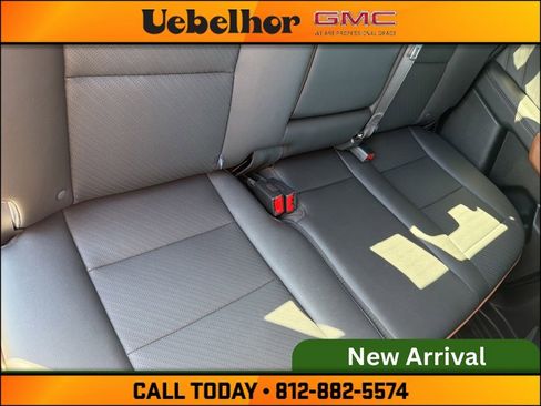 Used 2024 GMC Canyon AT4 w/ AT4 Premium Package AWD/4WD image 6