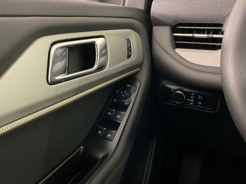 New 2026 Ford Explorer Active image 20