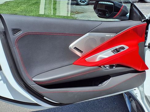 Used 2025 Chevrolet Corvette Z06 RWD image 13