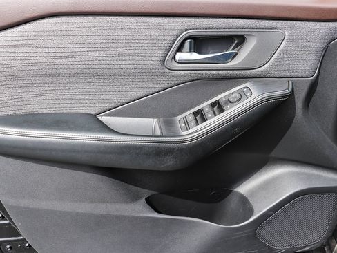 Used 2023 Nissan Rogue SV FWD image 22