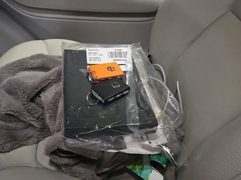 Certified 2024 Volvo XC90 B6 Plus image 10