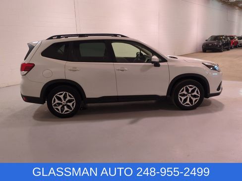 Certified 2023 Subaru Forester Premium AWD/4WD image 2