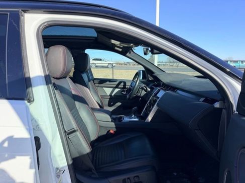Used 2023 Land Rover Discovery Sport SE R-Dynamic image 11