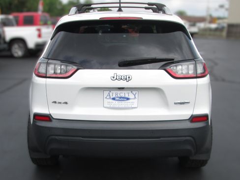 Used 2019 Jeep Cherokee Latitude Plus w/ Comfort/Convenience Group AWD/4WD image 8