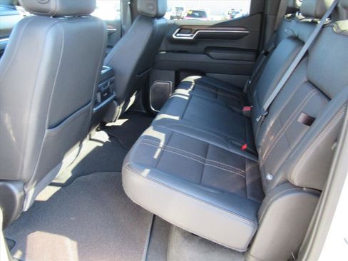 Used 2022 Chevrolet Silverado 1500 High Country image 31