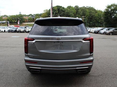 Used 2023 Cadillac XT6 Premium Luxury AWD/4WD image 4