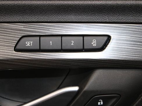 Used 2024 GMC Terrain SLT image 39