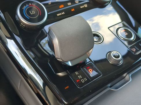 Used 2023 Land Rover Range Rover Sport SE image 33