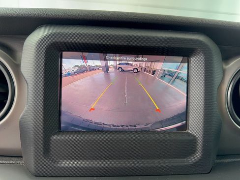Used 2020 Jeep Wrangler Unlimited Sport AWD/4WD image 19