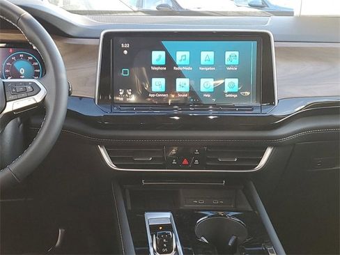 New 2025 Volkswagen Atlas SE image 17